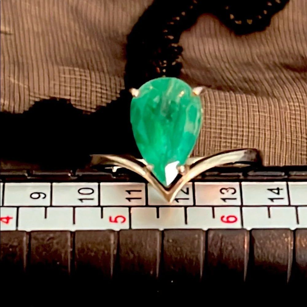 Vintage 18KG 3ct Columbian Emerald Ring